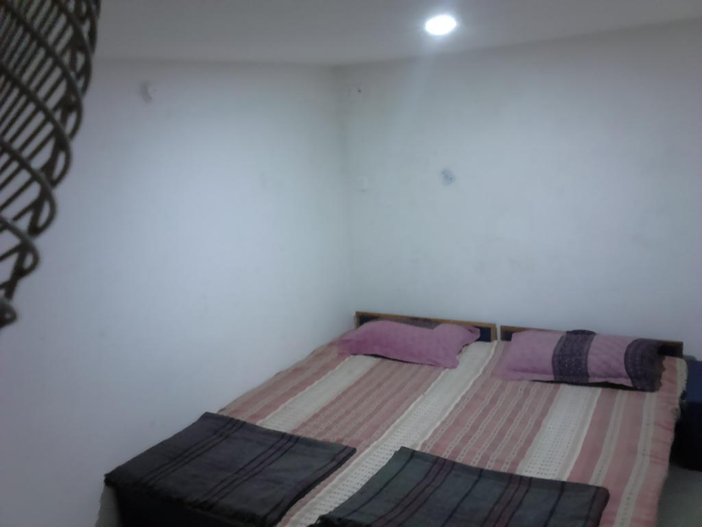 Leela Guest House Varanasi Room photo