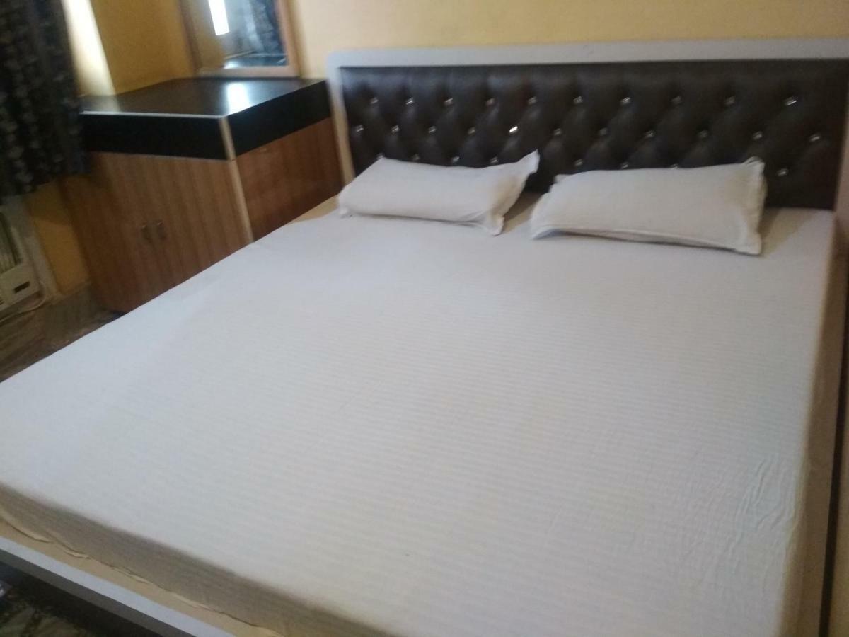 Leela Guest House Varanasi Exterior photo